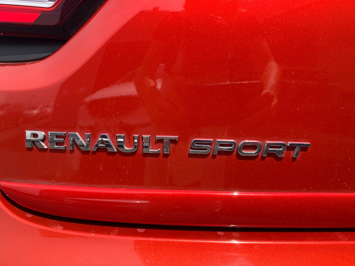 RENAULT Clio IV 200 ch | RS | Caméra recul | Régulateur vitesse | GPS | Bluetooth | Palettes volant