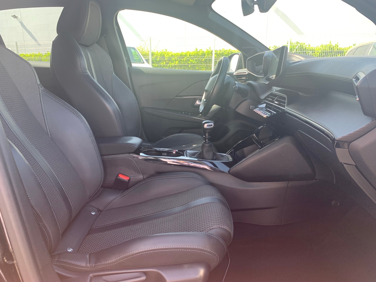 Peugeot 208 100 chevaux | GT | Apple car Play Android Auto | Caméra de recul | Régulateur vitesse