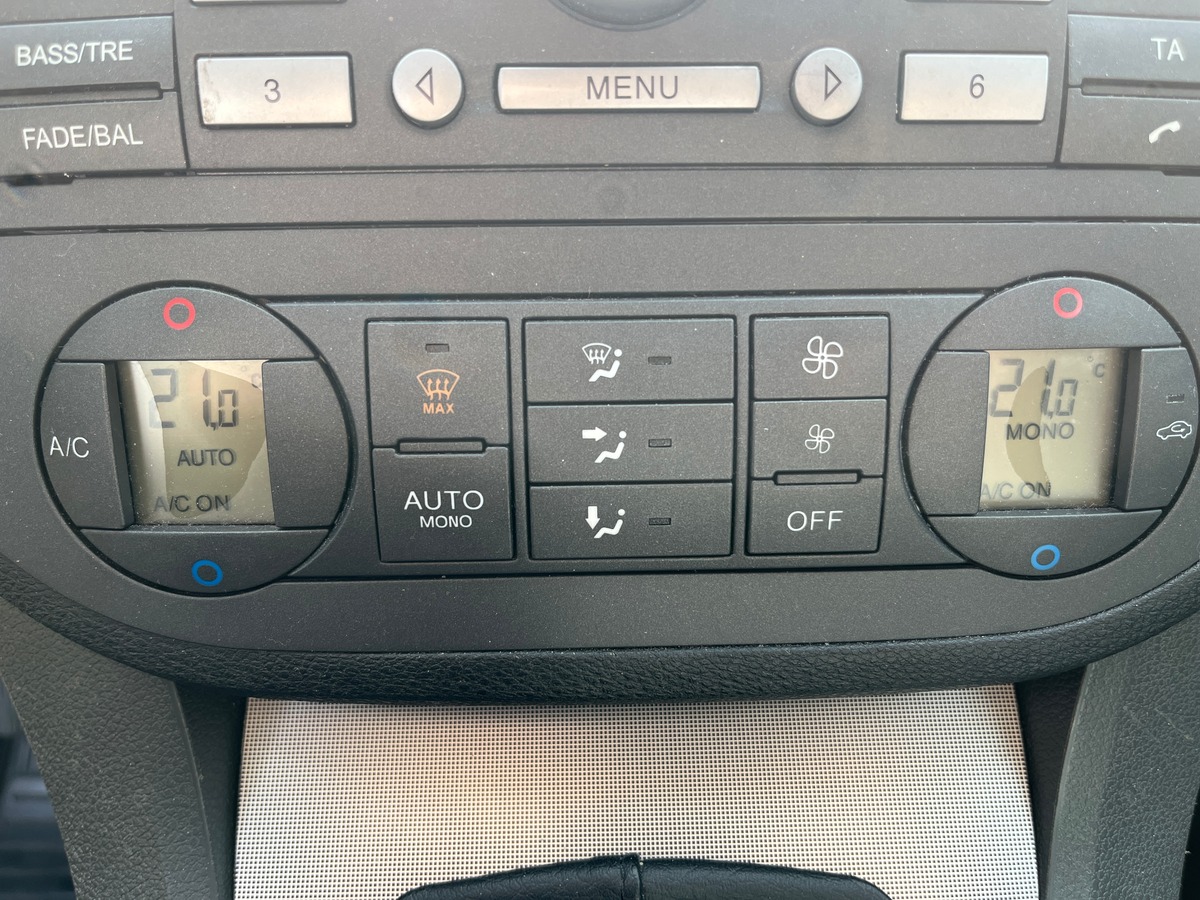 Ford Focus C-max 2.0 140ch, SIEGES CHAUFFANT, CLIM AUTO, REGULATEUR, FEUX AUTOMATIQUE