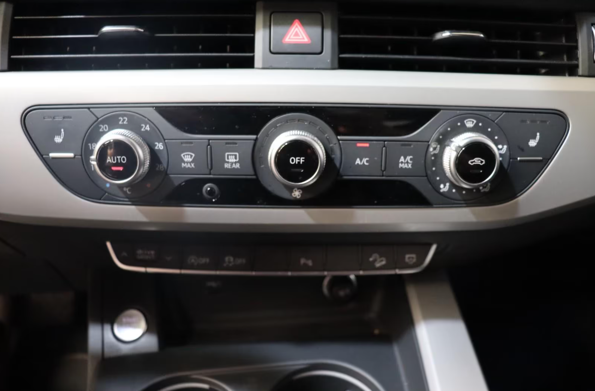 Audi A4 Allroad 40 TDI 204ch Design quattro S tronic 7/Caméra/Attelage