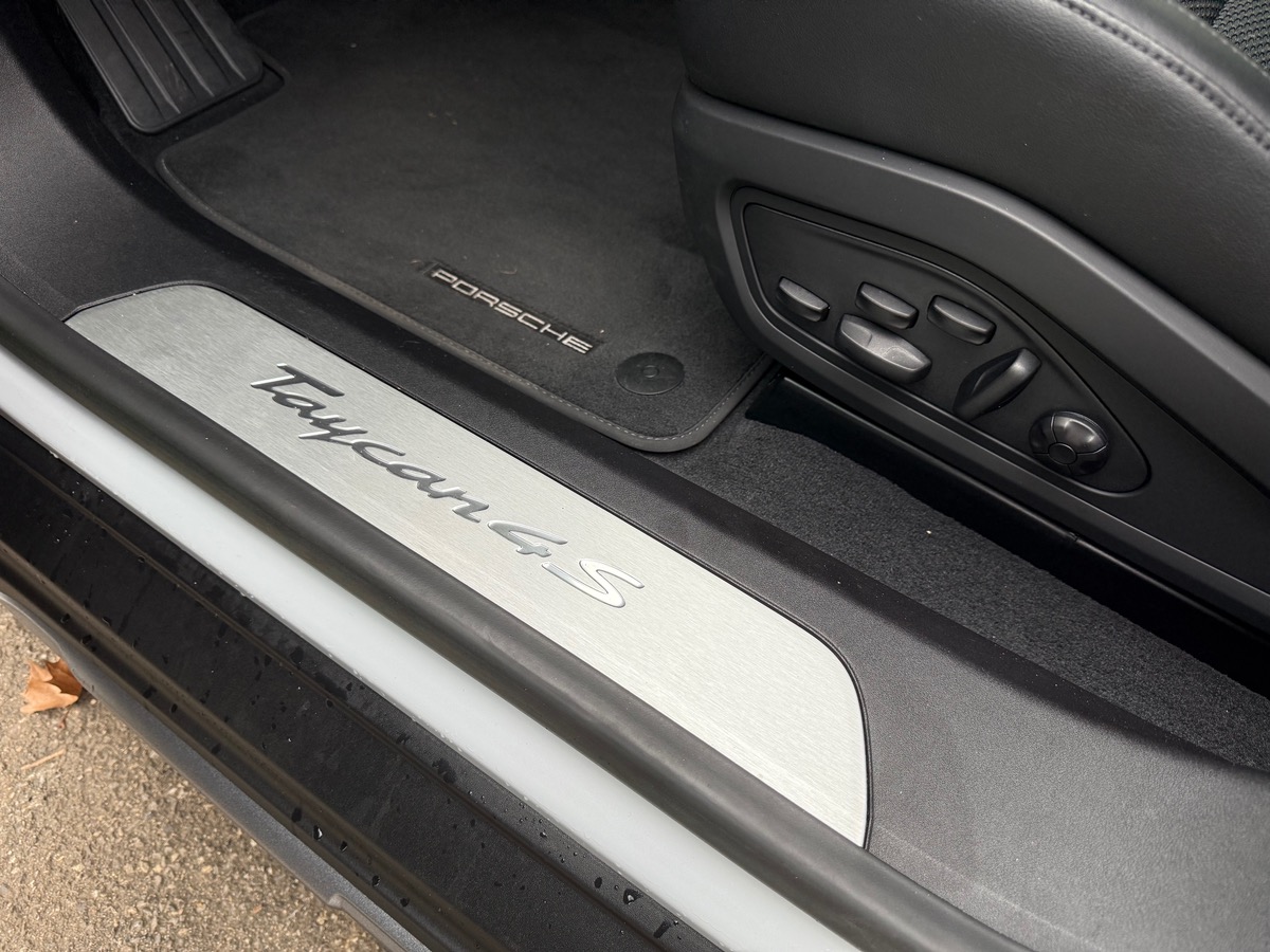 Porsche Taycan Cross Turismo 4S 571ch Gris Glacier 360/ACC/Keyless/Bose/4roues directrices/PDLS+/PTV