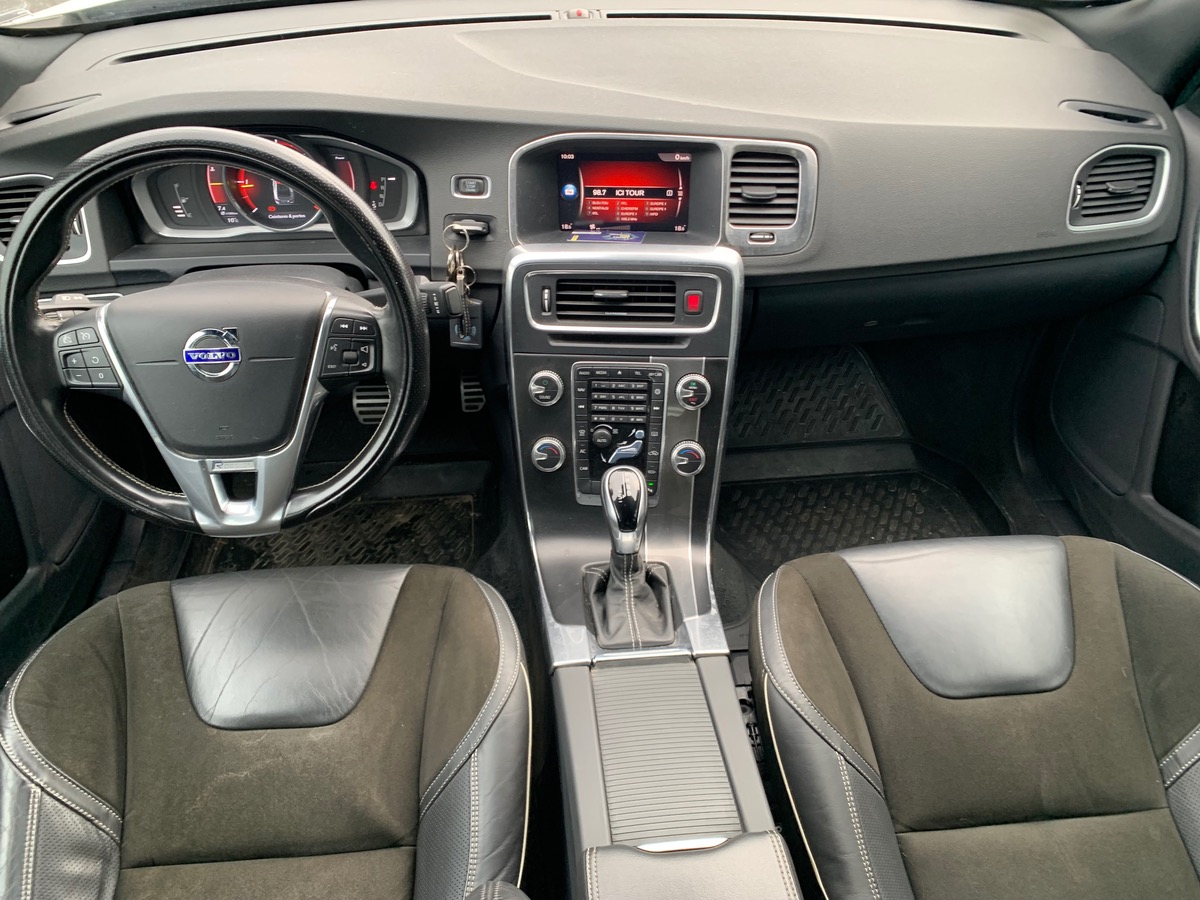 Volvo S60 150 ch | R-design | Attelage amovible | Régulateur vitesse | Radar stationnement arriére