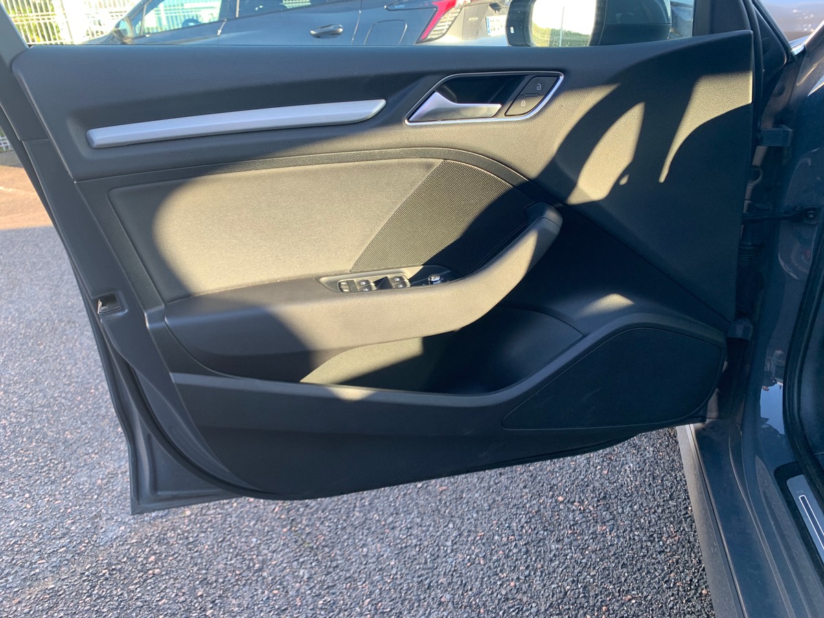 Audi A3 Berline 150 ch | Pack S-Line extérieur | Caméra recul | Clim automatique | Jantes Alu 18''