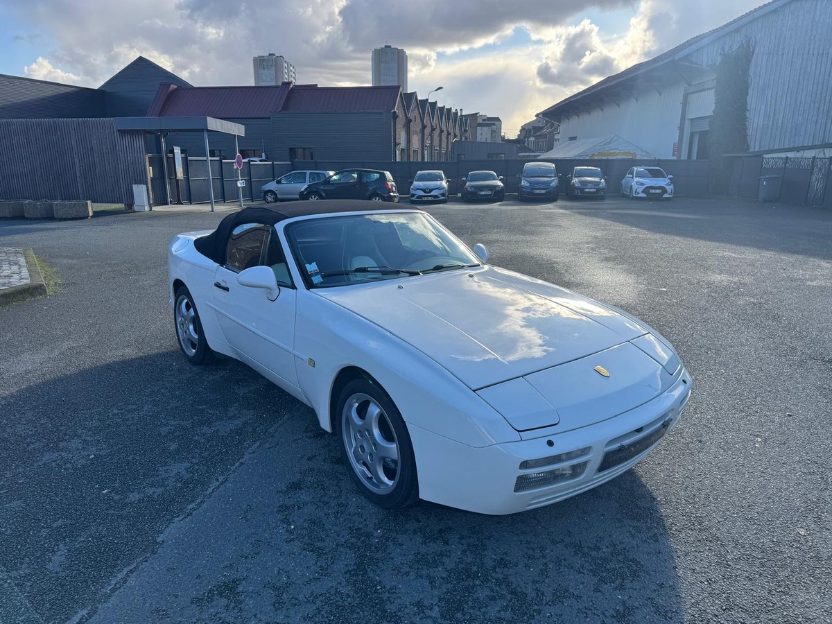 Porsche 944 TURBO CABRIOLET 2.5 250