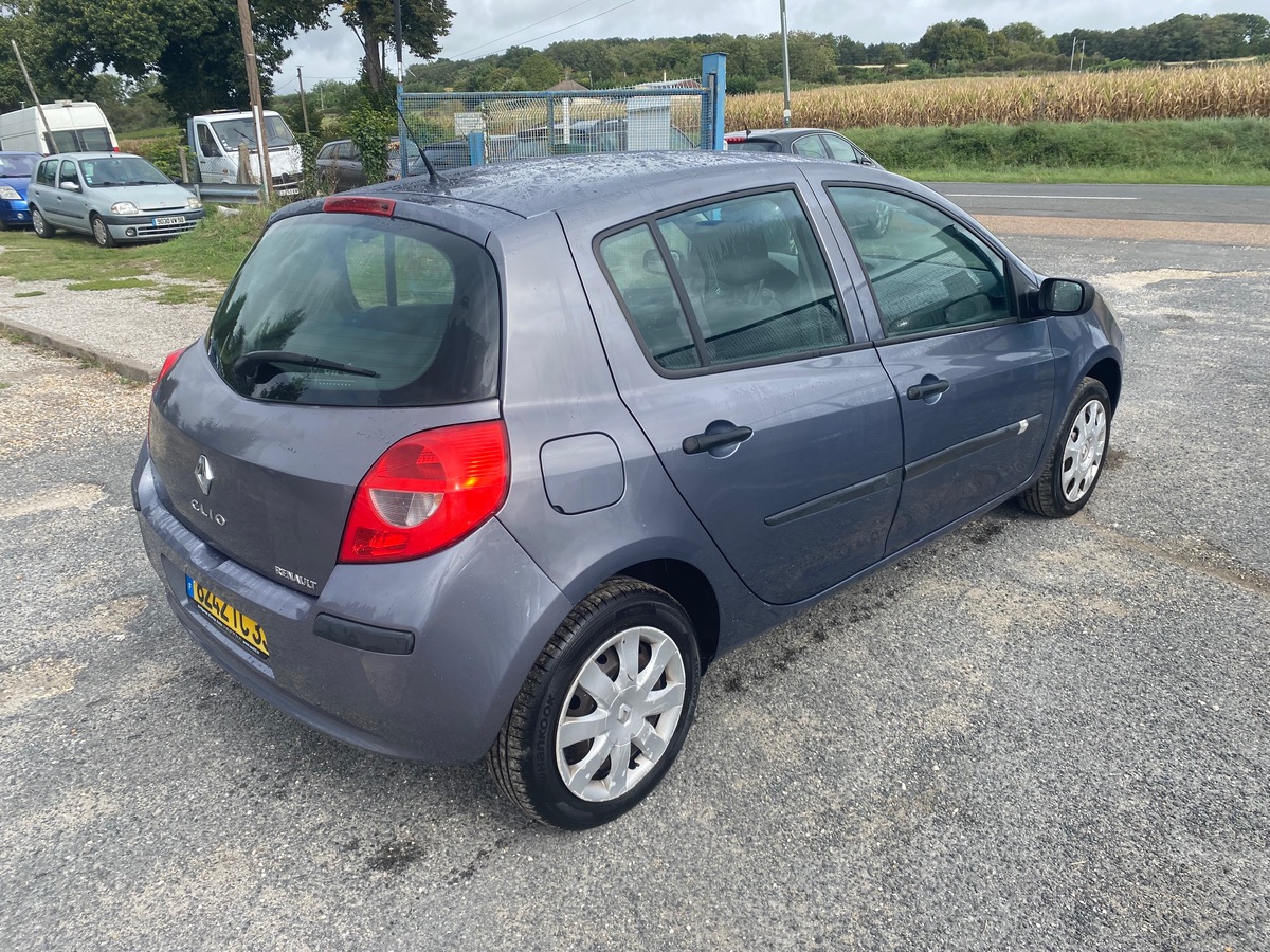 RENAULT Clio 1.2 16v 75cv 1ere main 108050km
