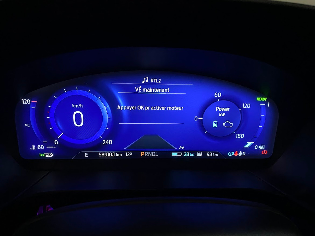 Ford KUGA PHEV 183 ch | VIGNALE | Toit Panoramique | Attelage | Roue secours | Pack Technologique