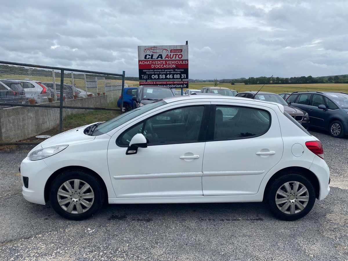 Peugeot 207+ 1.4 hdi 70cv 235075km de 12/2013