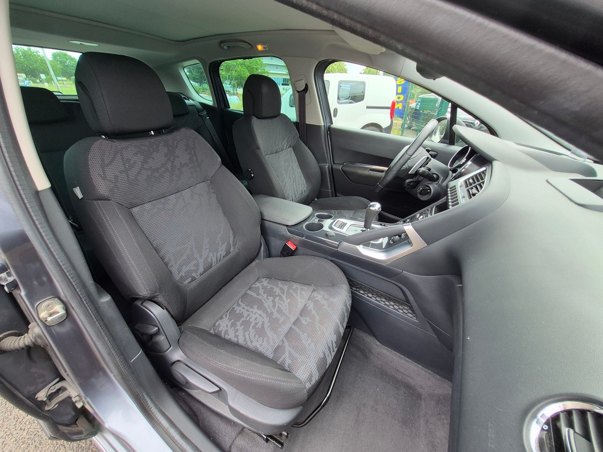 Peugeot 3008 1.6 HDI 16V 112ch FAP BMP6 Blue Lion Premium Pack