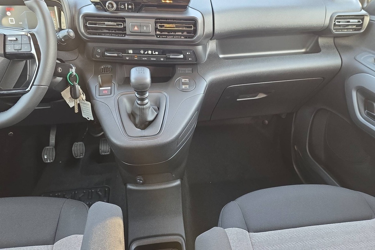 Citroën Berlingo CABINE APPROFONDIE CA M 100 S&S BVM6 | 23100 euros hors taxes | Apple car play