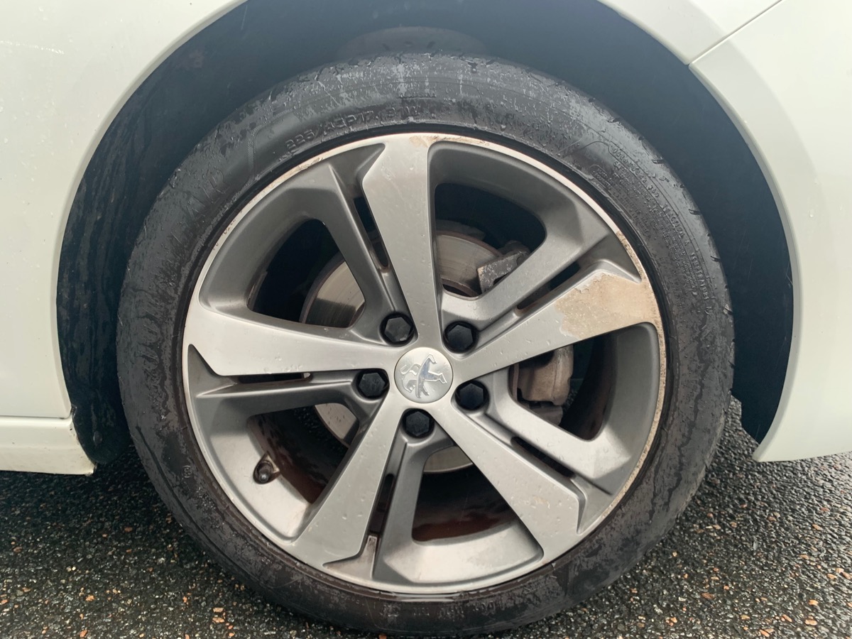 Peugeot 308 SW 130 ch | Allure | Régulateur vitesse | Mirror Screen | Attelage | Radars stationnement