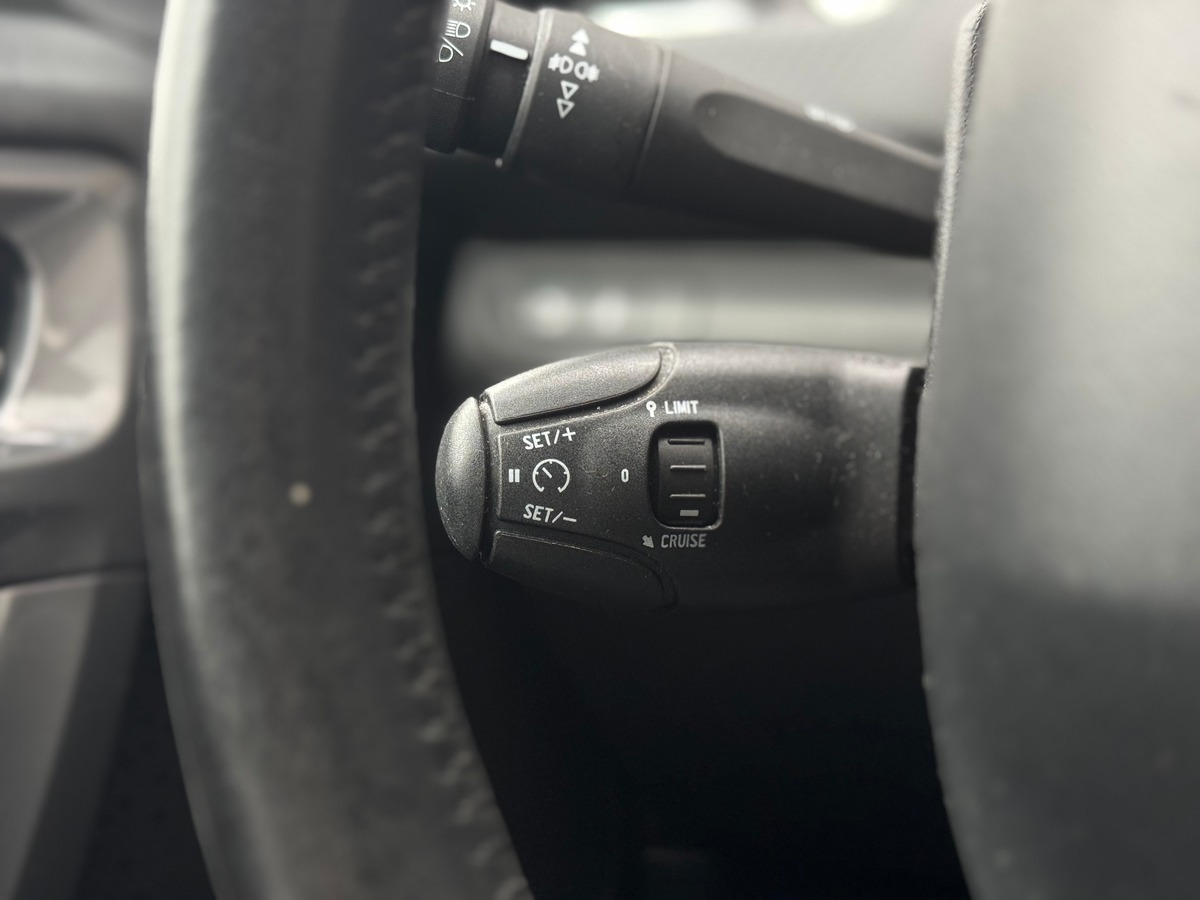 Peugeot 2008 Style 1.2 VTi 82 cv - Apple Carplay