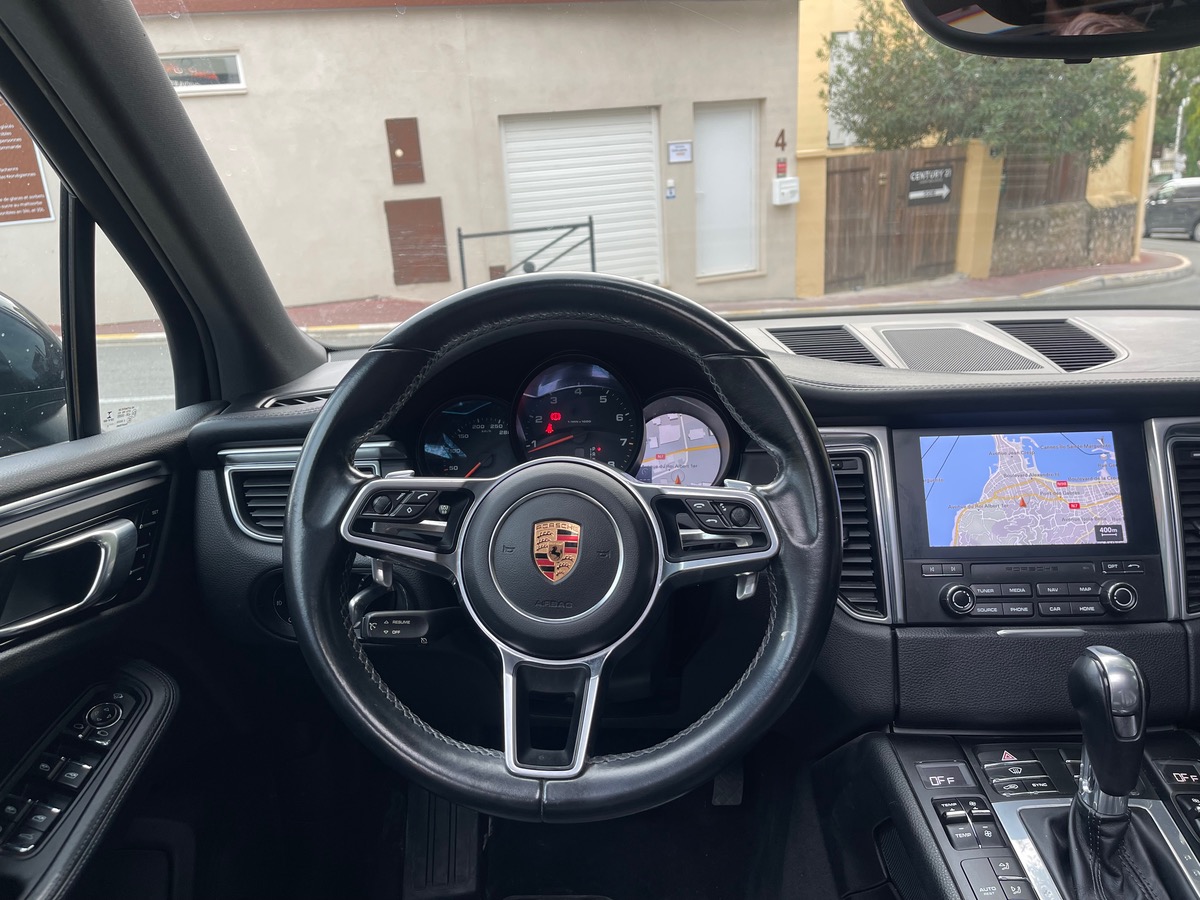 Porsche Macan 2.0 TFSI 252 CV AWD / Phase 2/Toit Ouvrant /Jantes Turbo/Pack Black /Echappement Sport