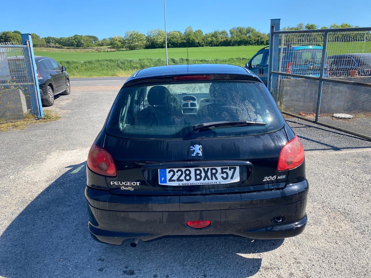 Peugeot 206 1.4 hdi 70cv 1ere main faible kilométrage d’origine 