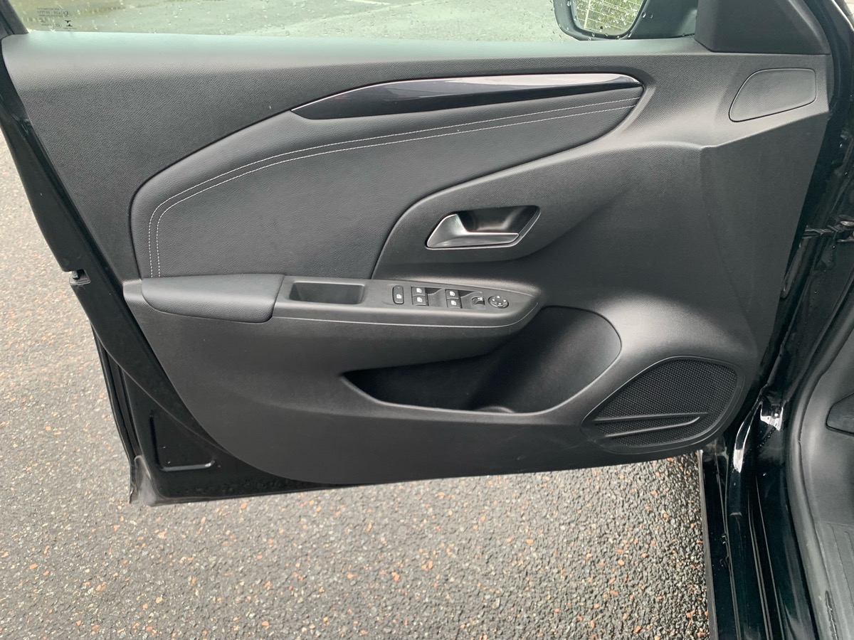 Opel Corsa 100 ch | Elegance business | Caméra recul | Contrôle des angles morts | GPS | Phares LED