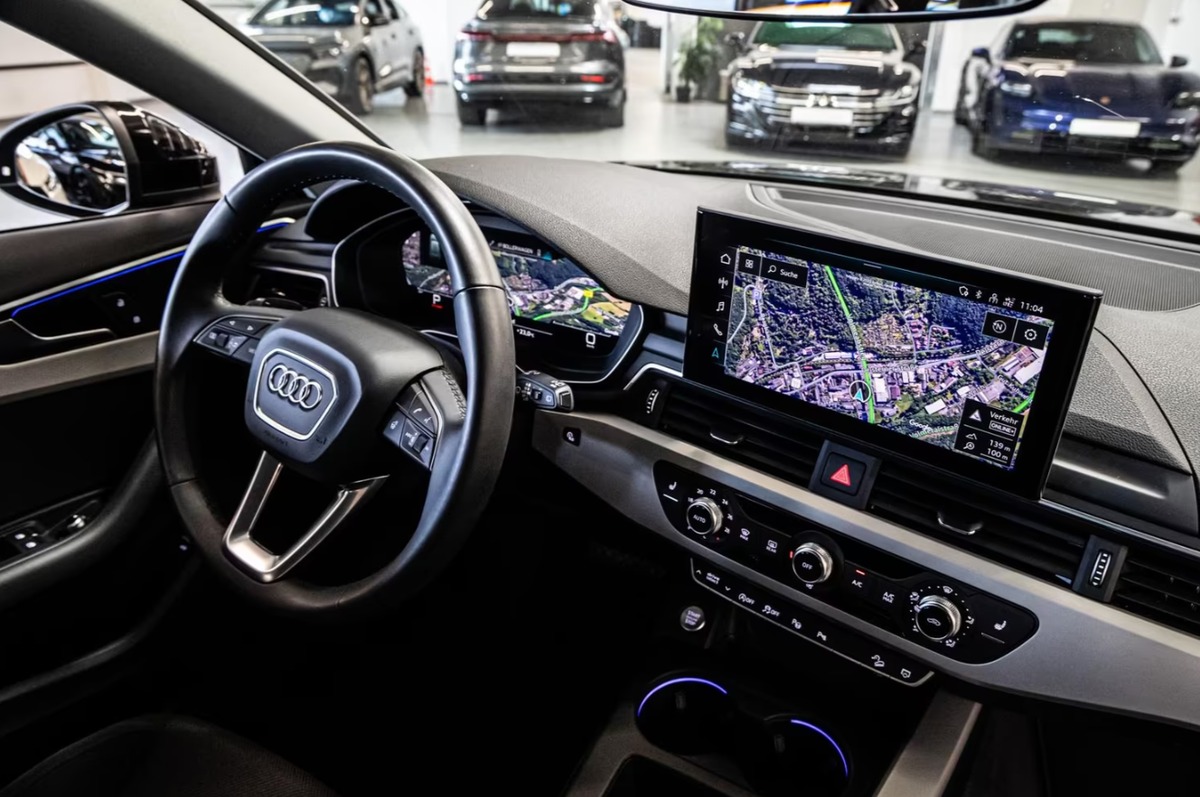 Audi A4 Allroad V 40 TDI 204ch Avus quattro S tronic 7 Attelage Phares LED matrix Caméra