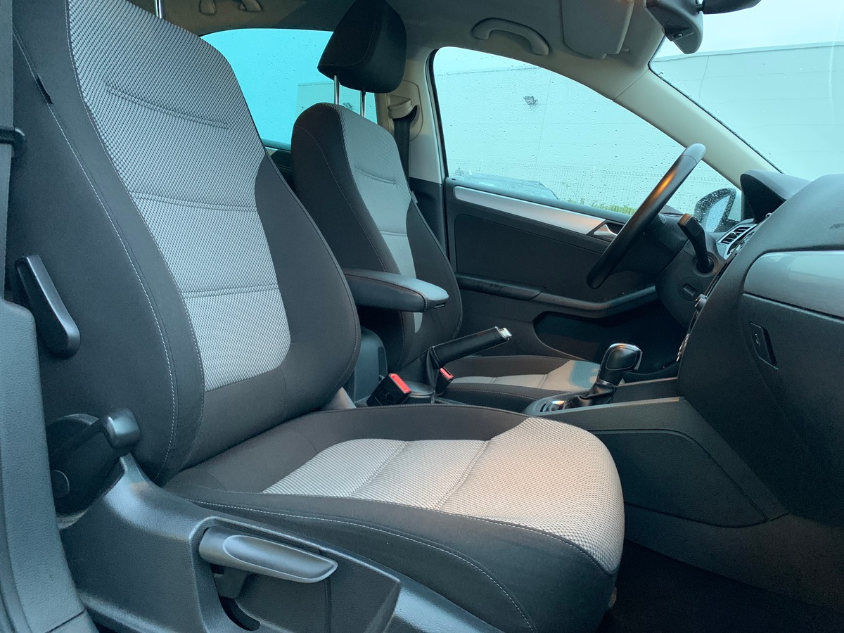 Volkswagen Jetta 170 ch | Carat | Régulateur vitesse | Radars stationnement | GPS | Kit mains libres