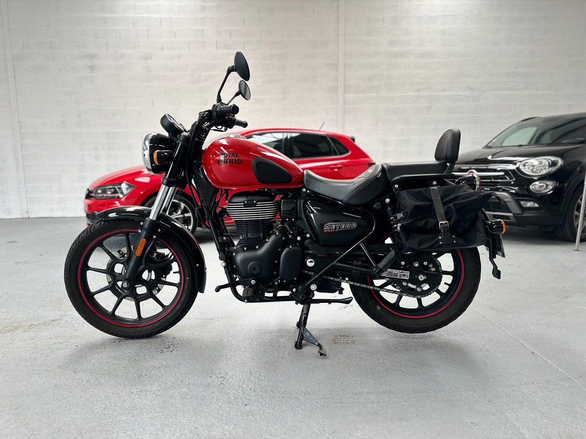 ROYAL ENFIELD Super Meteor 350 Meteor (pas Super Meteor)