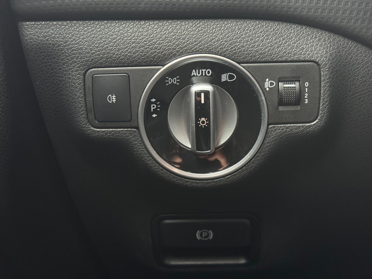 Mercedes-Benz Classe A 180 CDi Sensation 1.8 CDI 7G-DCT 109 cv (W176) - Toit Ouvrant