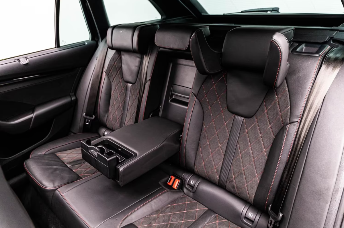 Skoda Octavia Combi 2.0 TDI 200ch RS DSG7/Toit ouvrant/Attelage/Caméra/Matrix/Aff tête haute/Canton