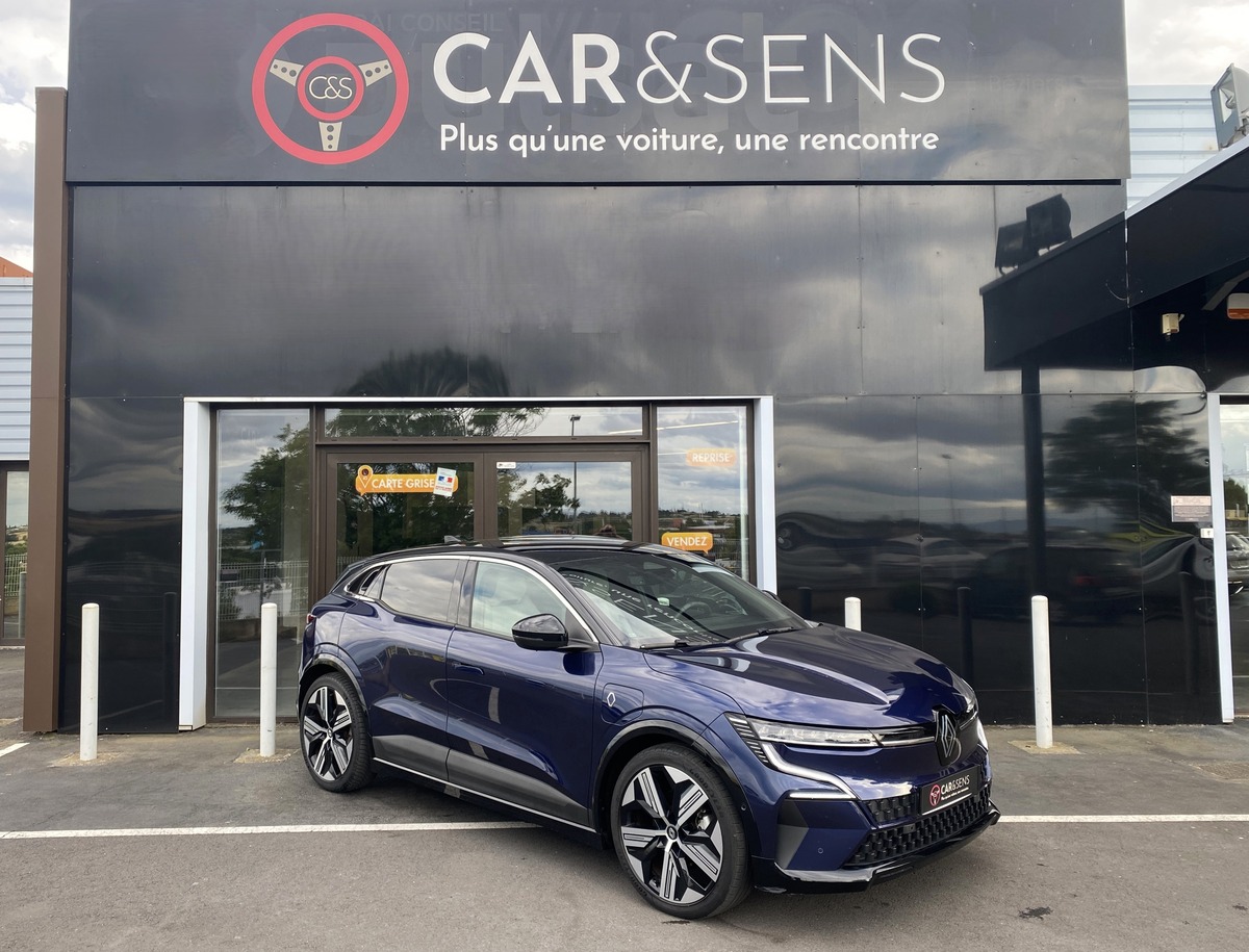 RENAULT MEGANE-E V E-TECH Ev60 220 Ch  ICONIC / SELLERIE BLANCHE / HARMAN KARDON / CARPLAY