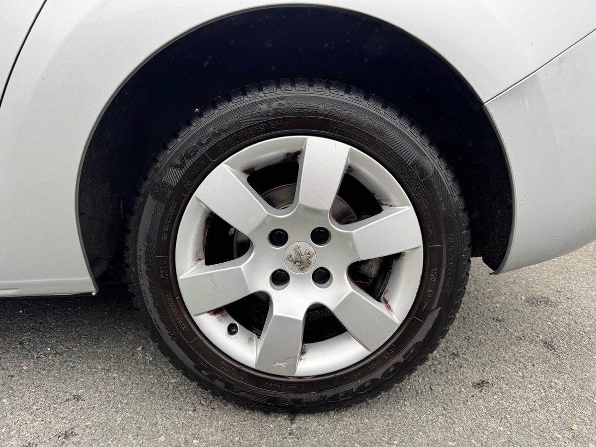 Peugeot 5008 1.6 hdi 110cv 7 places Family - Garantie