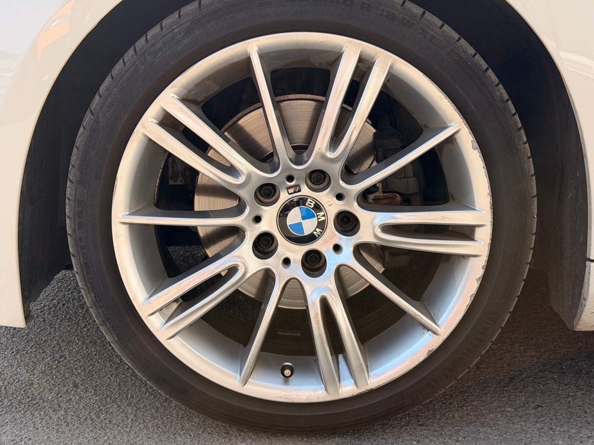 Bmw Série 3 Cabriolet Sport Design (E93) LCI 320d 2.0 d 184 cv Boîte auto - Sièges Alcantara