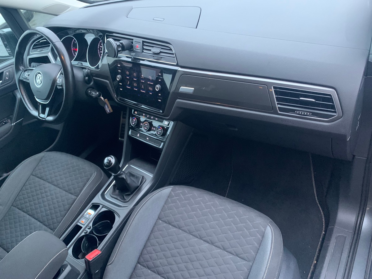 Volkswagen Touran 115 | Connect | 7 Places | Caméra recul | GPS | Bluetooth | Régulateur vitesse