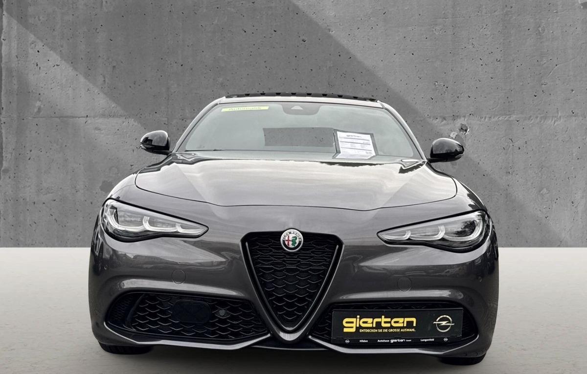 Alfa Romeo Giulia 2.2 Diesel 210ch Veloce Q4 AT8 Toit ouvrant Harman-Kardon