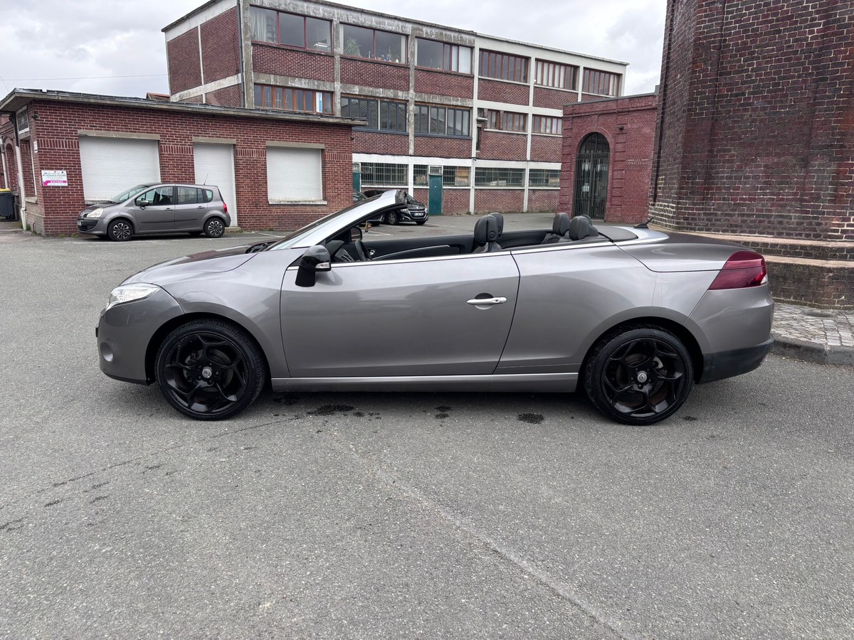 RENAULT Megane III CC 1.5 dCi 110 Dynamique - Révisé - Garantie