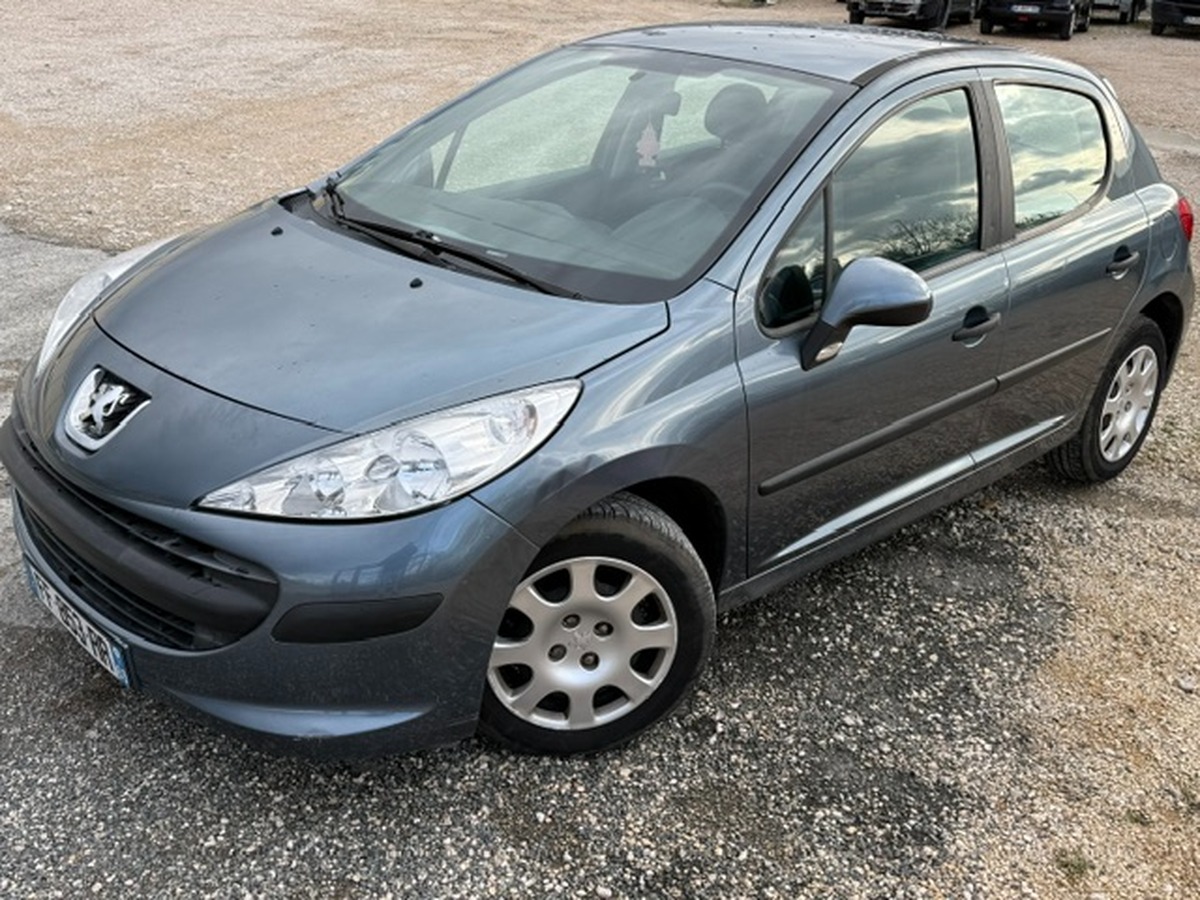 Peugeot 207 5 portes 1.4 e 16V 90 cv DISTRIB NEUF CRIT AIR 2