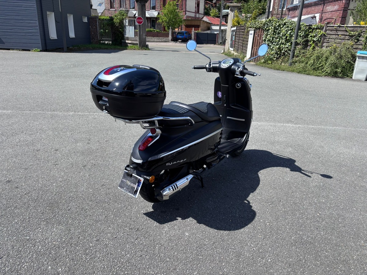 Peugeot DJANGO 125cc - 2022 - TOP CASE - Selle rabaissée
