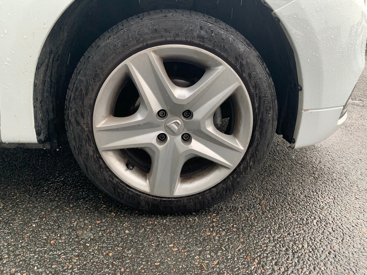 Dacia Sandero 90 ch | Lauréate | Phase 2 | GPS | Régulateur de vitesse | Climatisation | Bluetooth