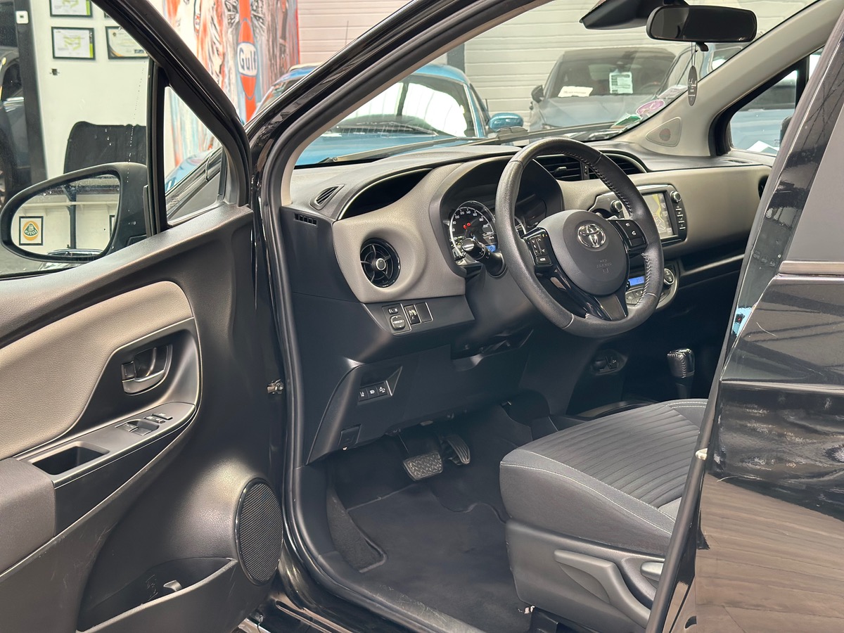 Toyota Yaris III (2) Hybrid 100H Dynamic 5P BVA a