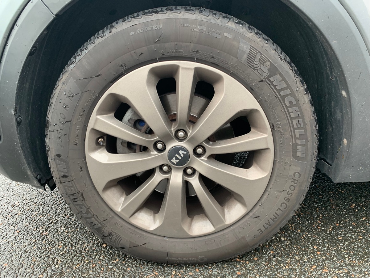 Kia Sorento 200 ch | Premium | 7 Places | AWD | Toit ouvrant panoramique | GPS | Régulateur vitesse