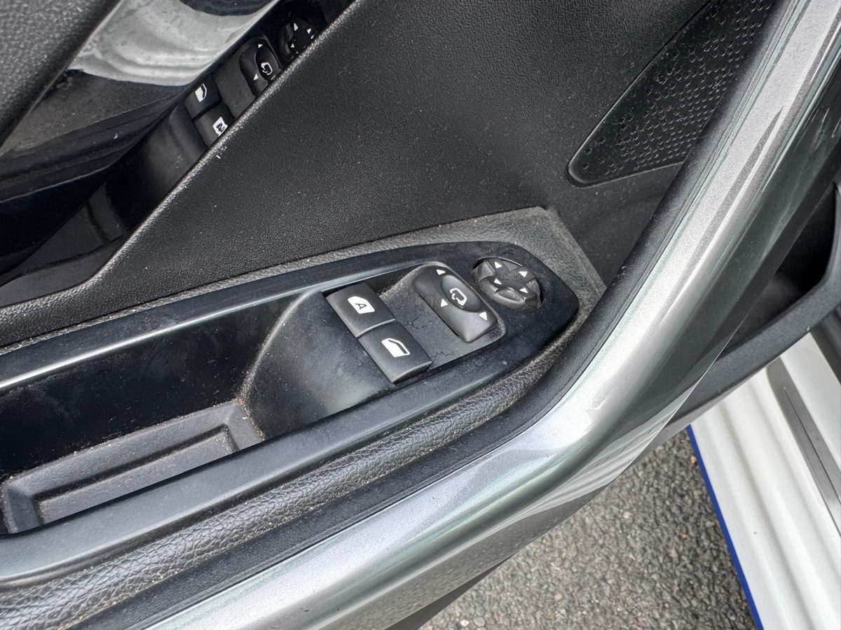 Peugeot 208 1.6 e-HDi 115cv Allure - Garantie