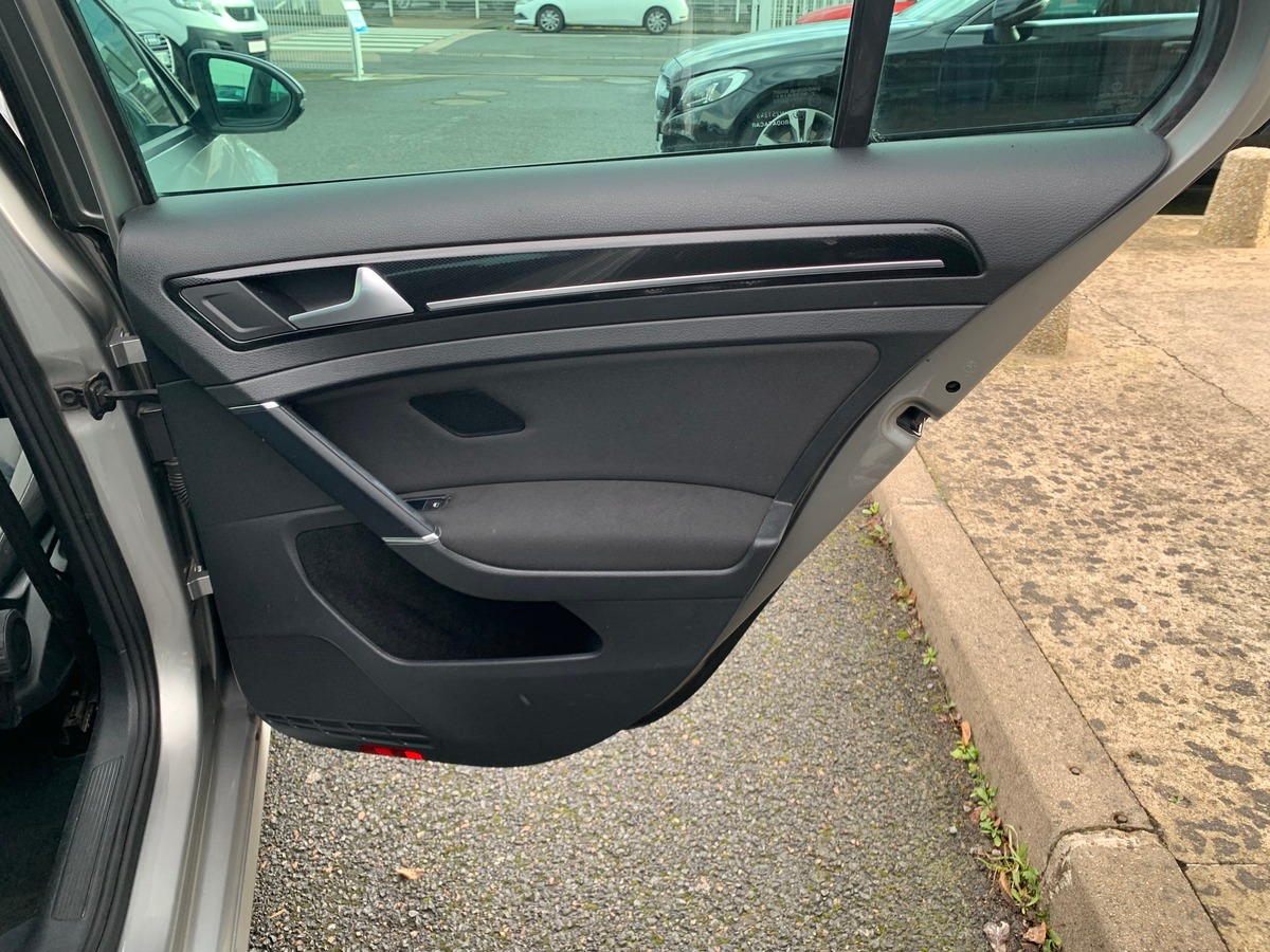 Volkswagen Golf 105 ch | Régulateur vitesse | Radar de stationnement avant arriére | GPS | Bluetooth