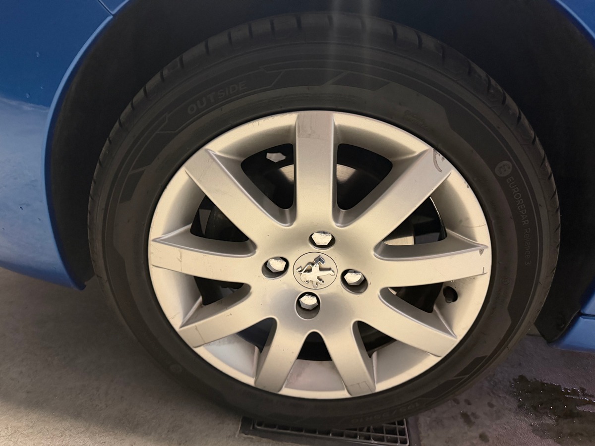 Peugeot 207 1.6 VTI 120CH Premium Pack / 5 portes / Clim auto