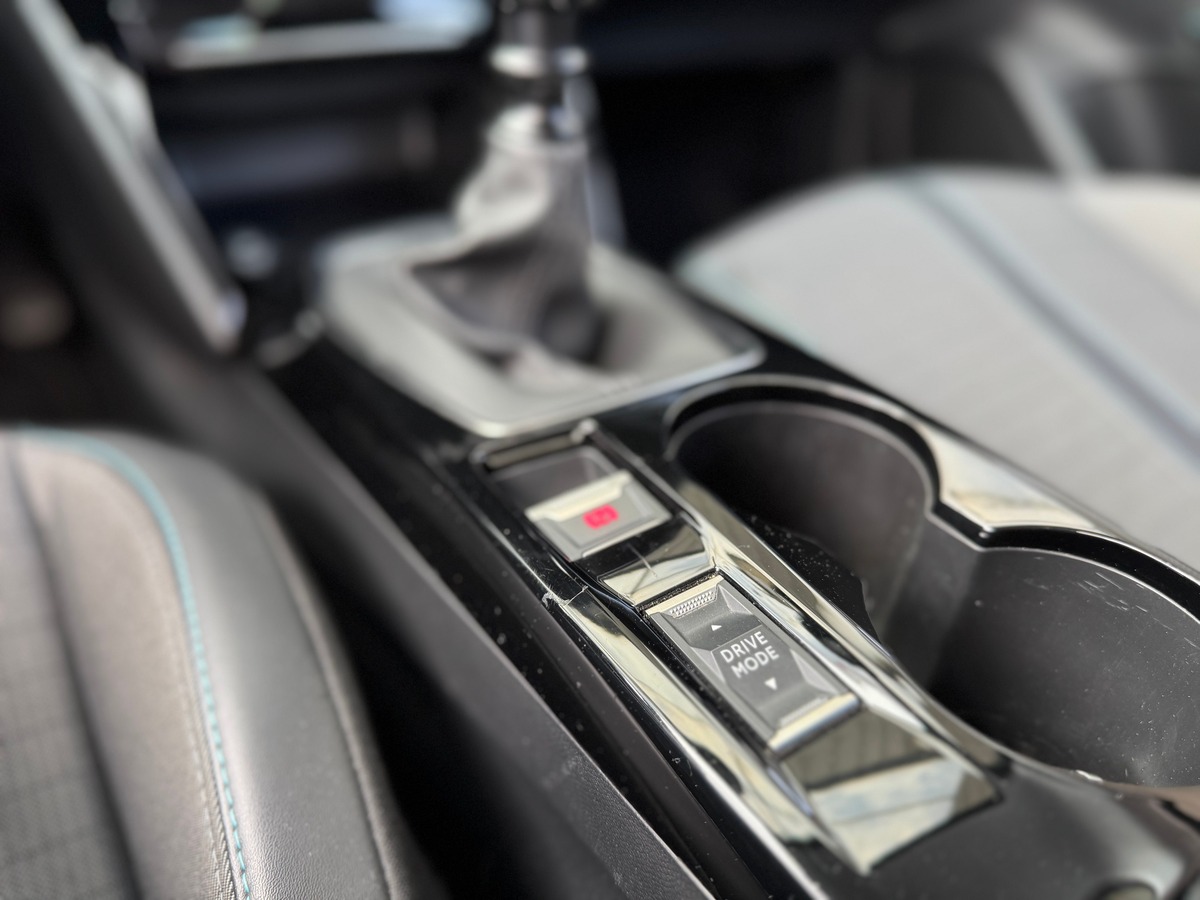 Peugeot 208 II Allure 1.2 100 cv / i-cockpit