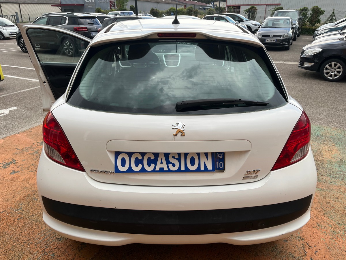 Peugeot 207 5 portes 1.6 HDi 90 CH
