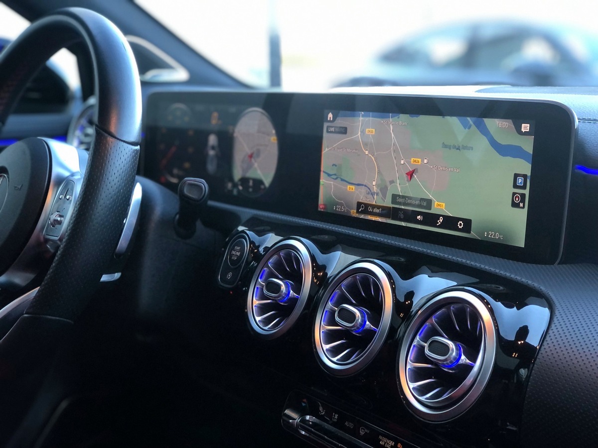 Mercedes-Benz Classe A 200 IV 163 AMG Line BVA 7G-DCT j