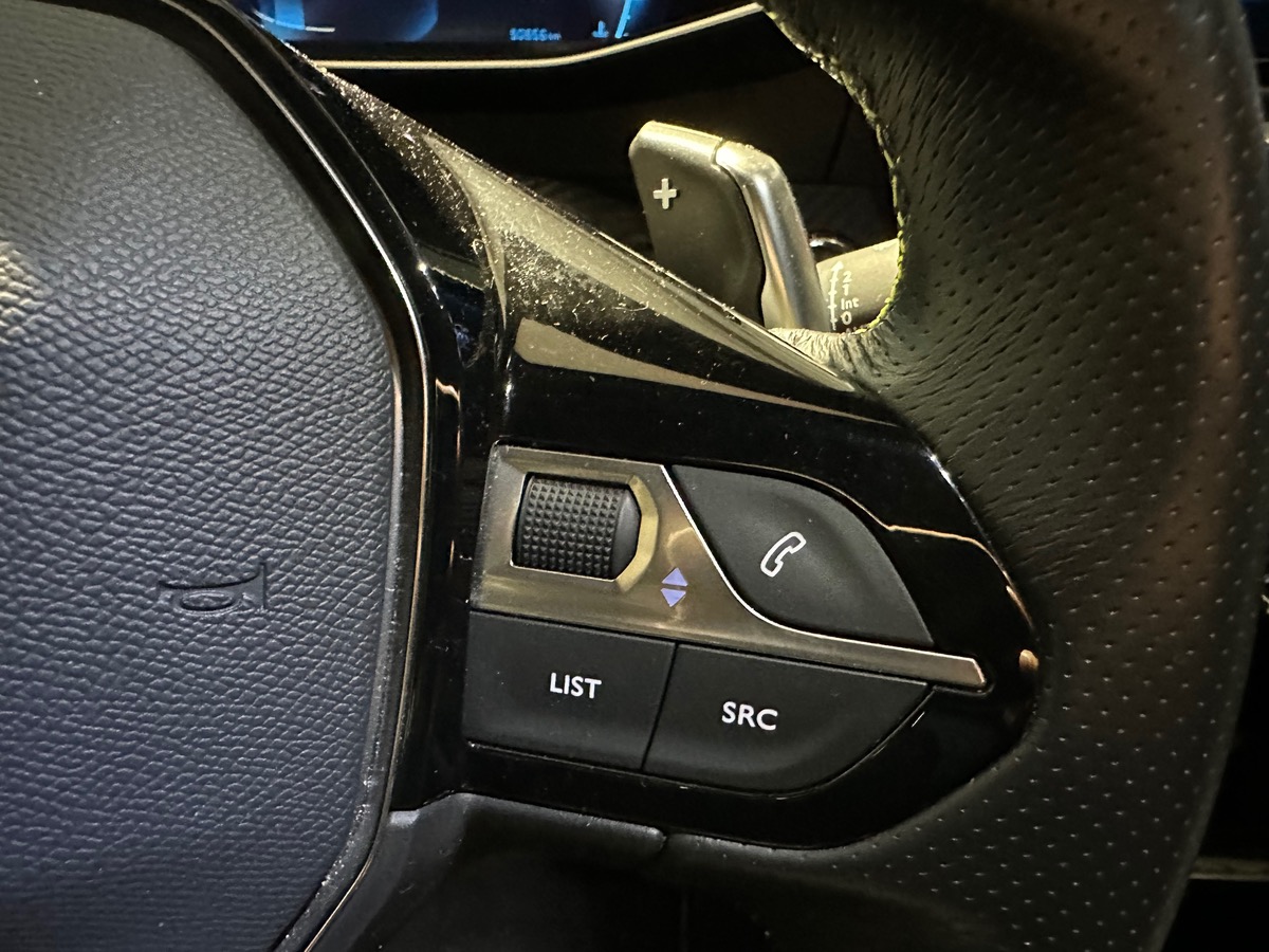 Peugeot 2008 GT LINE 1ERE MAIN