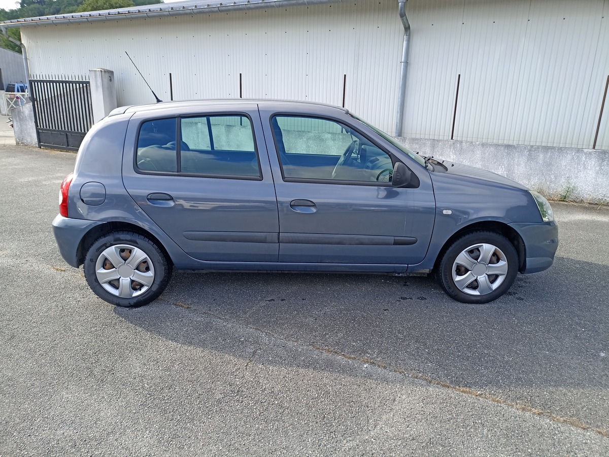 RENAULT Clio III 1.2 16S 75CV CAMPUS 5 PORTES