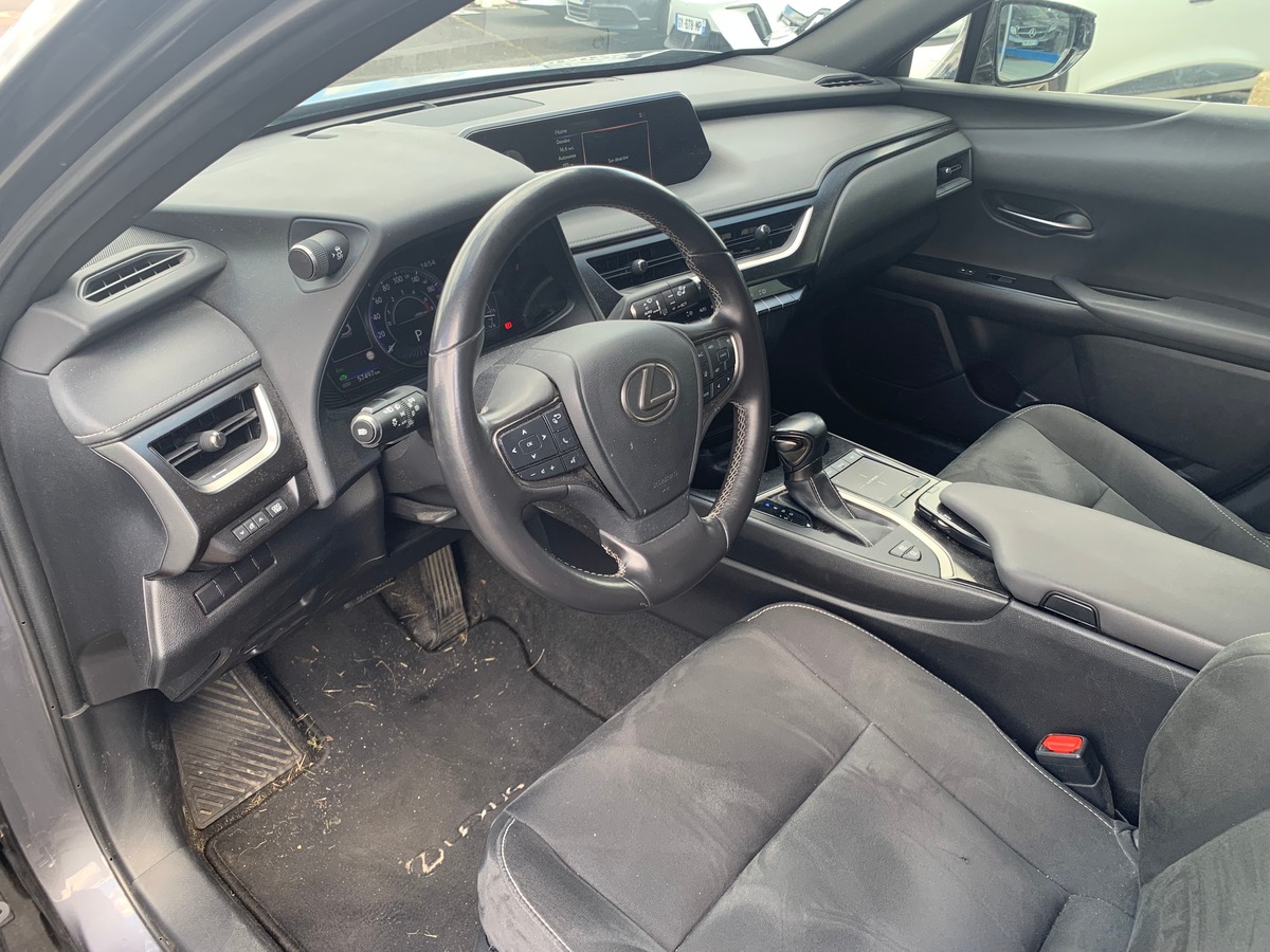 Lexus UX 250 | 184 ch | Pack Confort | Apple car Play | Caméra recul | Régulateur vitesse adaptatif