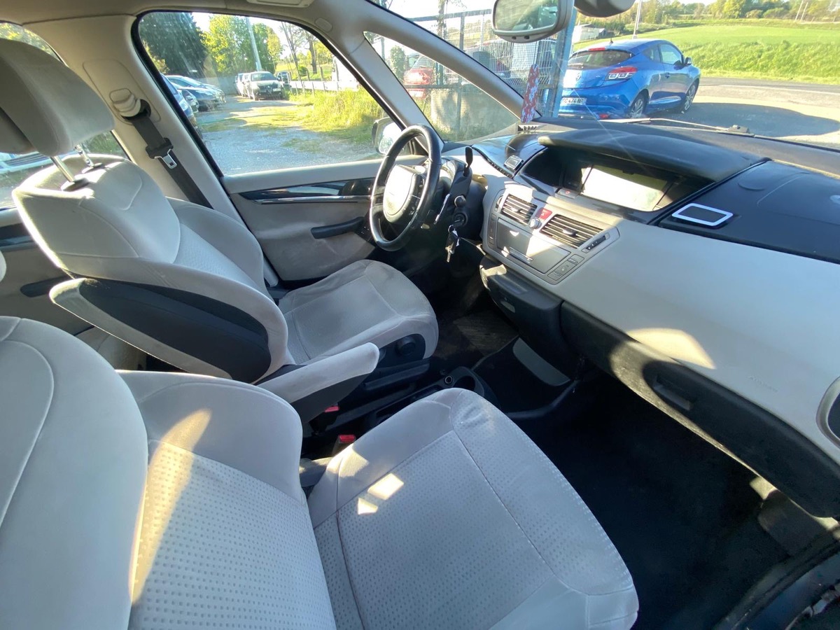 Citroën Grand C4 Picasso 7 places 1.6 hdi 110cv boîte automatique 