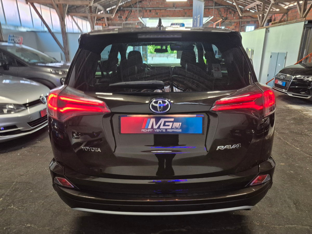 Toyota RAV4 2.0 D4D 2WD 143CV PACK LOUNGE Bien équipé (en préparation)