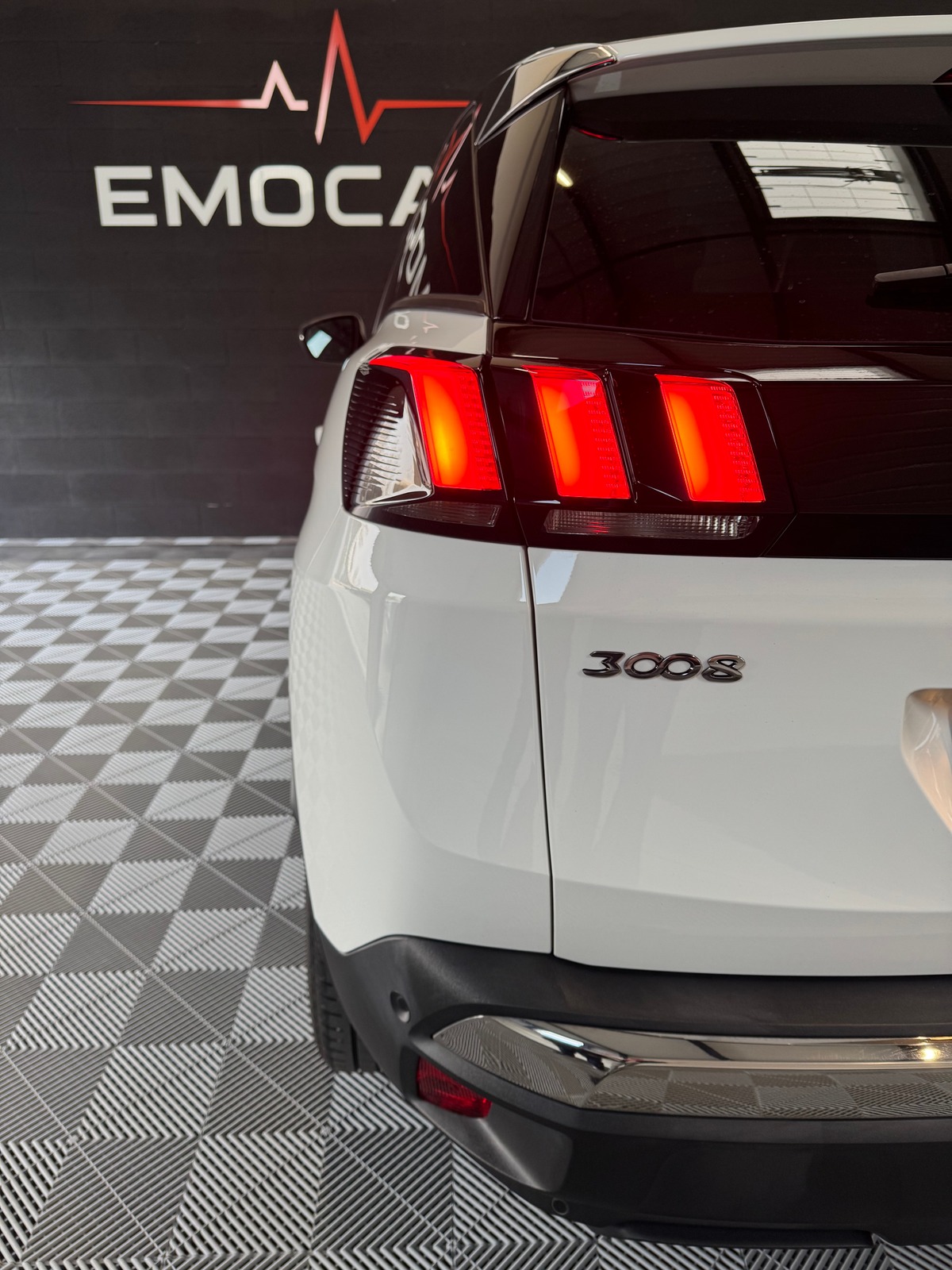 Peugeot 3008 1.5 BLUEHDI 130 BVM6 ALLURE