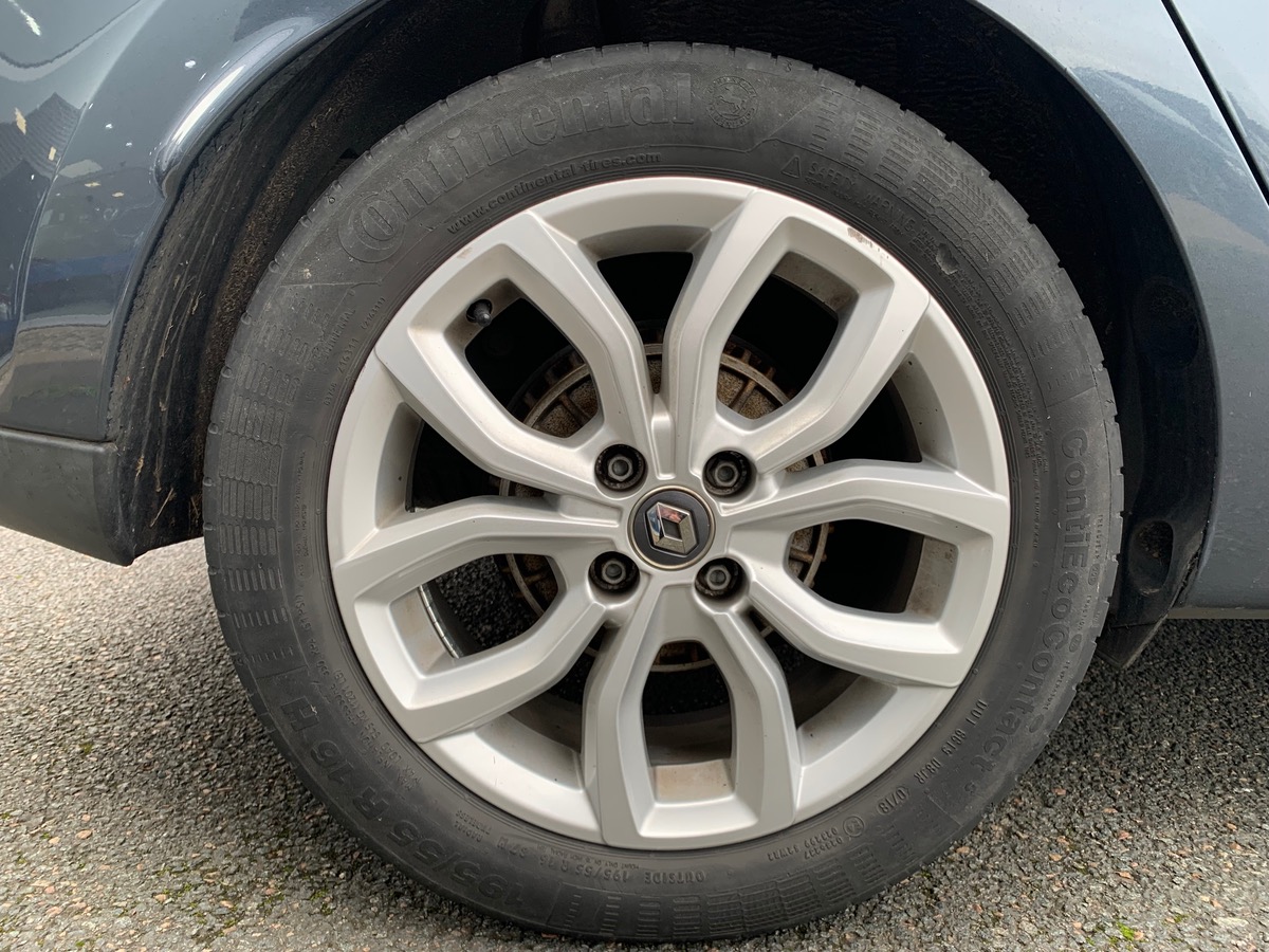 RENAULT Clio Estate 90 | Intens | Bluetooth | GPS | Phares antibrouillard LED |Jantes Alu | Attelage