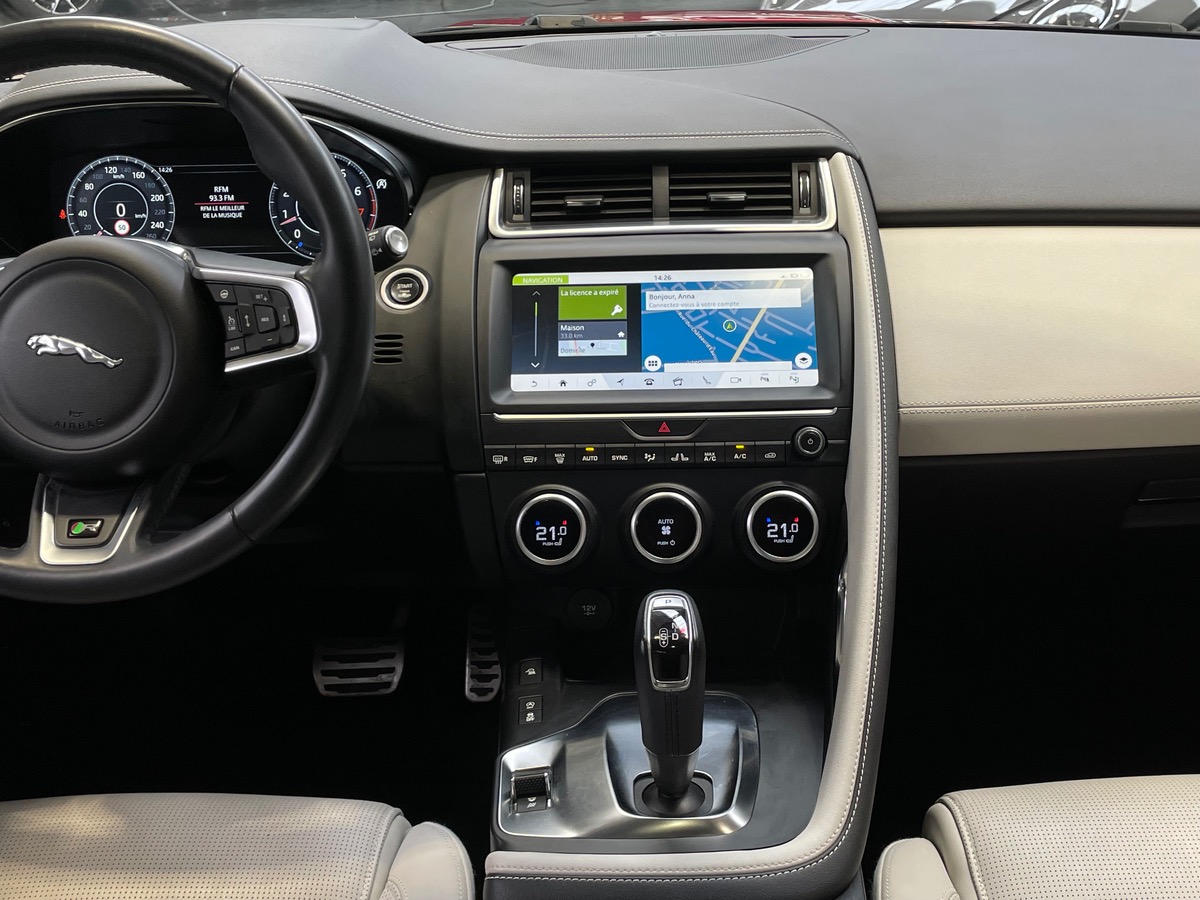 Jaguar E-Pace 2.0L P-250 AWD R-DYNAMIC HSE - TOIT PANO/VOLANT CHAUFFANT