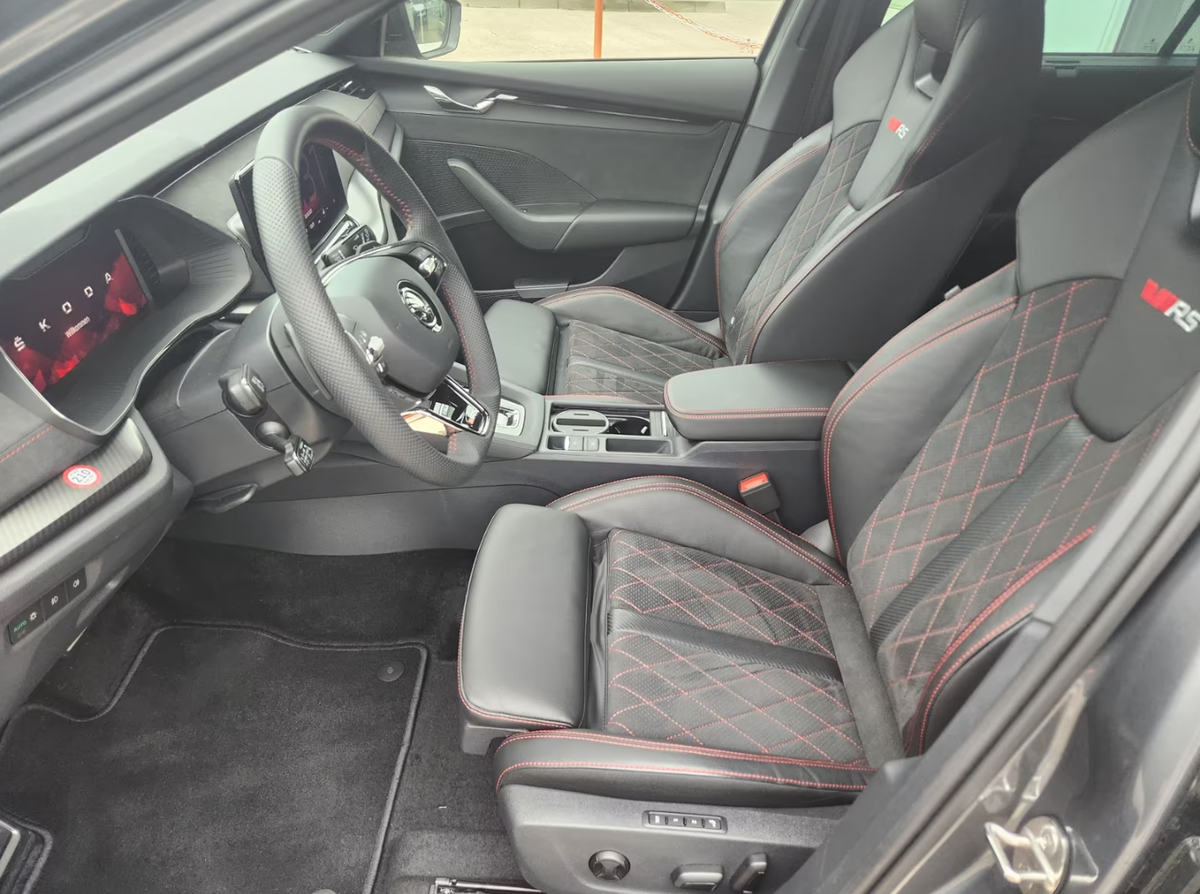 Skoda Octavia Combi IV 2.0 TDI 200ch RS 4x4 DSG7 Attelage