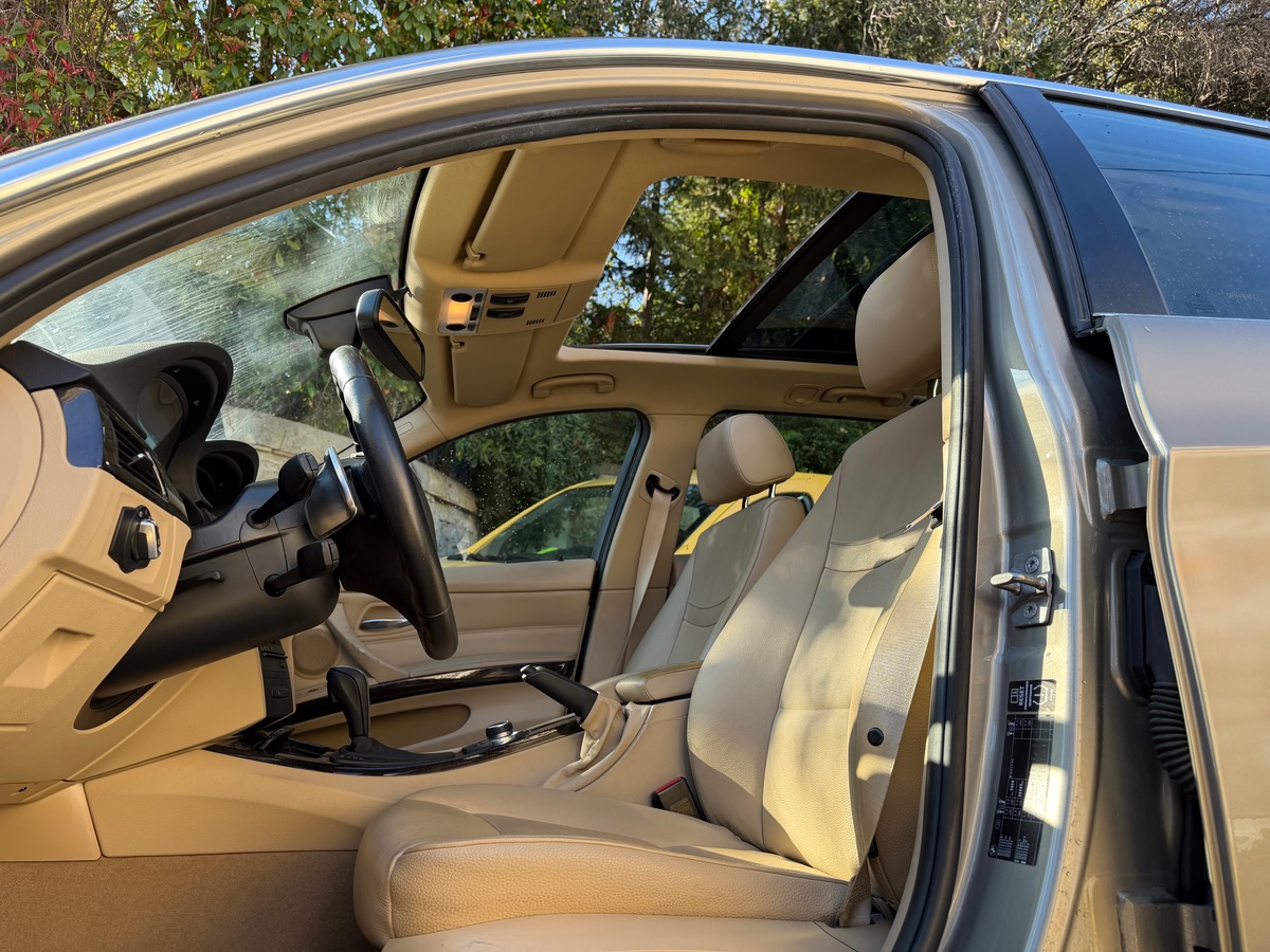 Bmw Série 3 320 D 2.0 d 184 CV  Touring / Edition Luxury / Toit Ouvrant/ Interieur Cuir /Grand écran